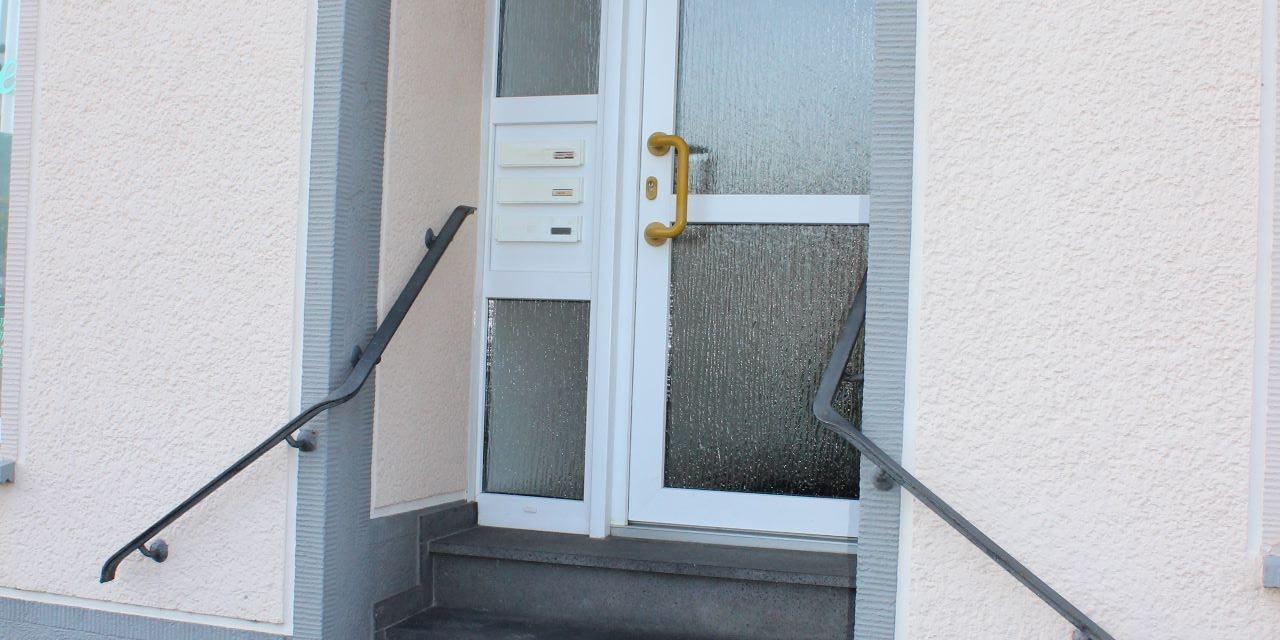 Vor dem Wohnhaus der Familie Zimmermann an der Mechernicher Bahnstraße 53 werden am Samstag, 6. September, fünf Stolpersteine verlegt.