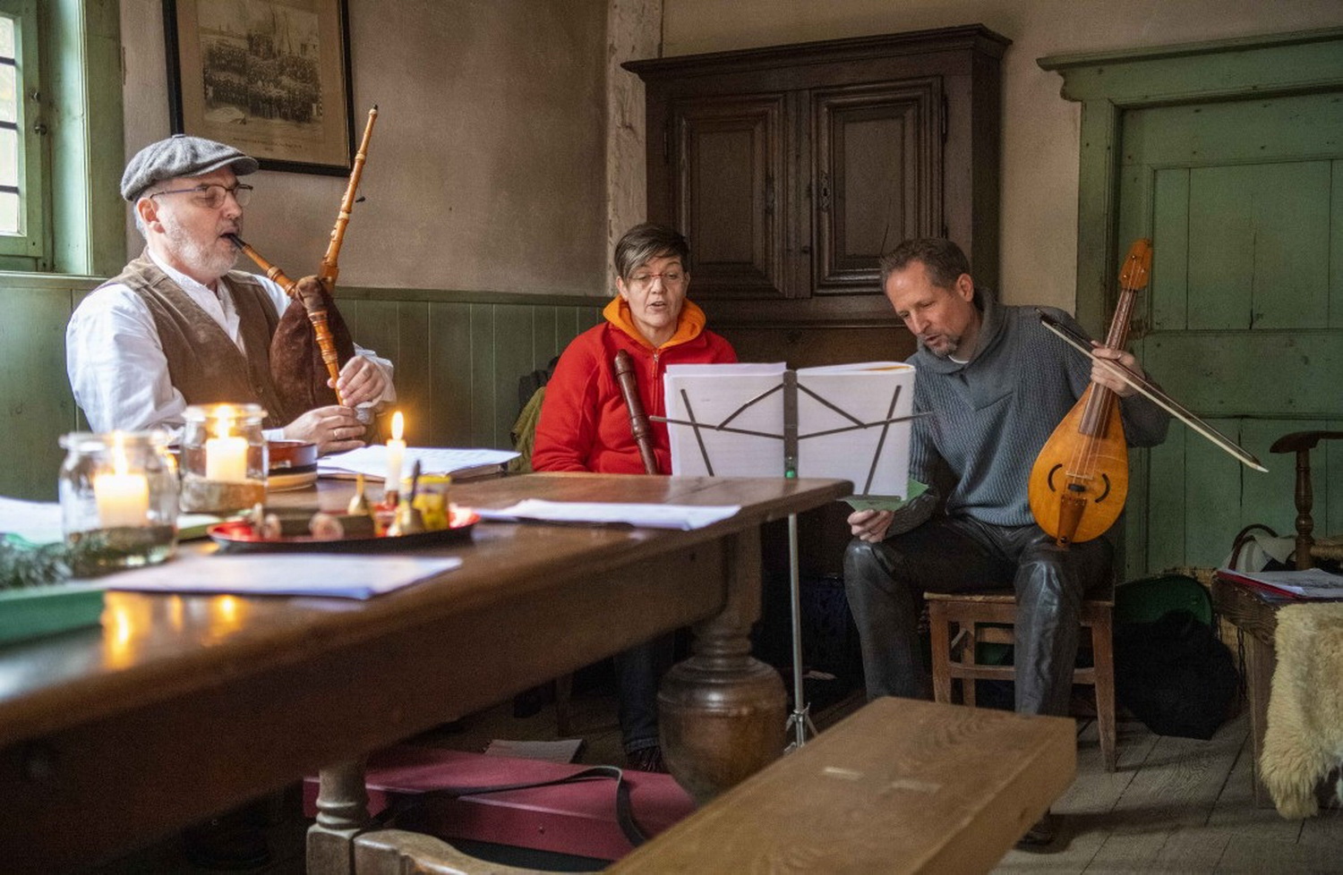 Vorweihnachtliche Hausmusik gehört auch zum Wochenende „Advent für alle Sinne“ im Rheinischen Freilichtmuseum Kommern. (c) Foto: Hans-Theo Gerhards/LVR/pp/Agentur ProfiPress