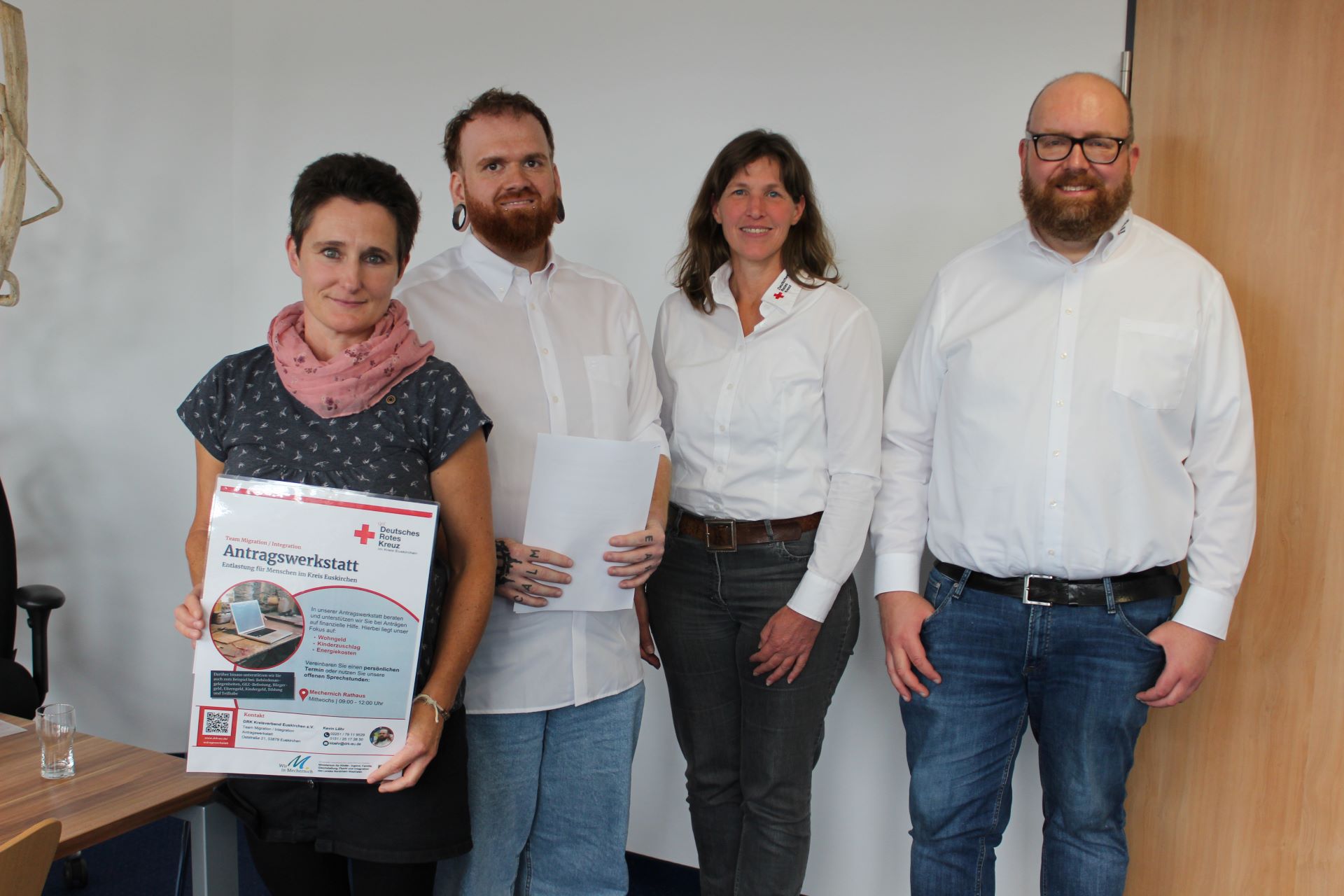 Ein positives Fazit nach zwei Jahren Antragswerkstatt zogen Kati Jakob, Fachbereichsleiterin Soziales der Stadt Mechernich, DRK-Sozialarbeiter Kevin Löhr sowie die Teamleiter Migration/Integration des DRK, Monika Schwingeler und Boris Brandhoff. (v.l.) (c) Foto: Kerstin Rottland/pp/Agentur ProfiPress