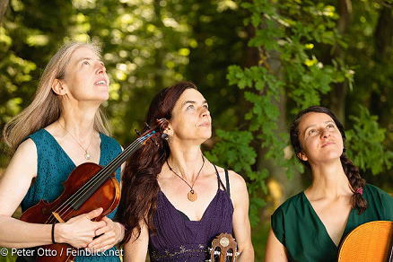 Ihre neue CD stellt die Gruppe „Nomadian“ mit Uta Horstmann, Nele Sterckx und Dr. Nicole Besse am Samstag, 28. Mai, ab 18 Uhr mit einem Konzert in der Evangelischen Kirche in Roggendorf vor. (c) Foto: Veranstalter/pp/Agentur ProfiPress