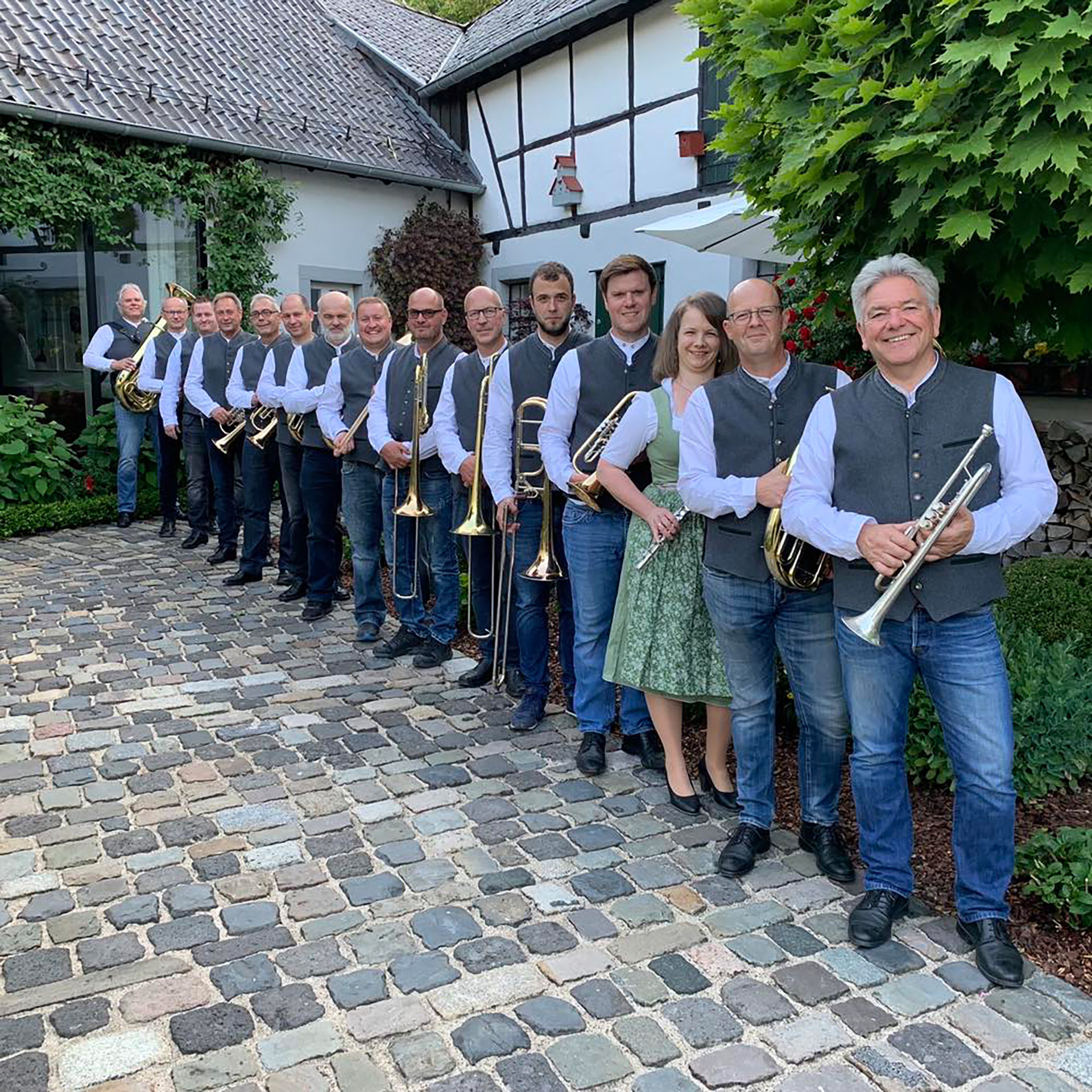 Beim Dämmerschoppen mit dem Nettersheimer Ensemble „Polka-Plus“ dreht sich schon am 1. Mai alles um die Freude an der Blasmusik. (c) Foto: Polka-Plus/pp/Agentur ProfiPress