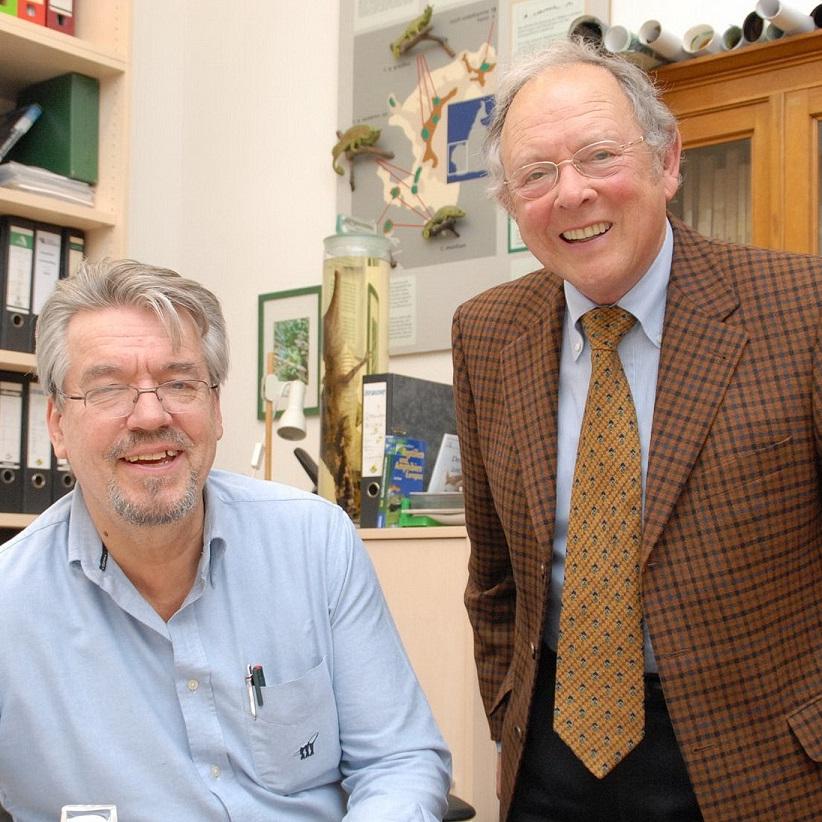 Hans Bösch (r.) mit Prof. Dr. Wolfgang Böhme, einem Nachfahren Wilhelm Buschs, im Bonner Museum König.