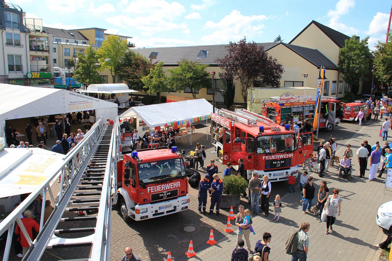 Die Feuerwehr beteiligt sich regelmäßig am Brunnenfest. Nun freut sich die Stadt über weitere Mitwirkende, die sich gerne unter stadtfest2025@mechernich.de anmelden können.