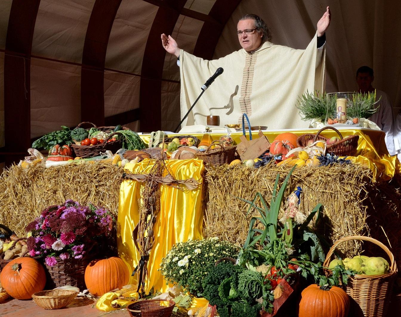 Erik Pühringer, der Leitende Pfarrer des Pastoralen Raumes St. Barbara Mechernich, nimmt das Erntedankfest zum Anlass für eine kritische Bestandsaufnahme im Pastoralen Raum St. Barbara Mechernich: „Ein ,Weiter so‘ ist nicht mehr möglich“. (c) Archivfoto: Manfred Lang/pp/Agentur ProfiPress