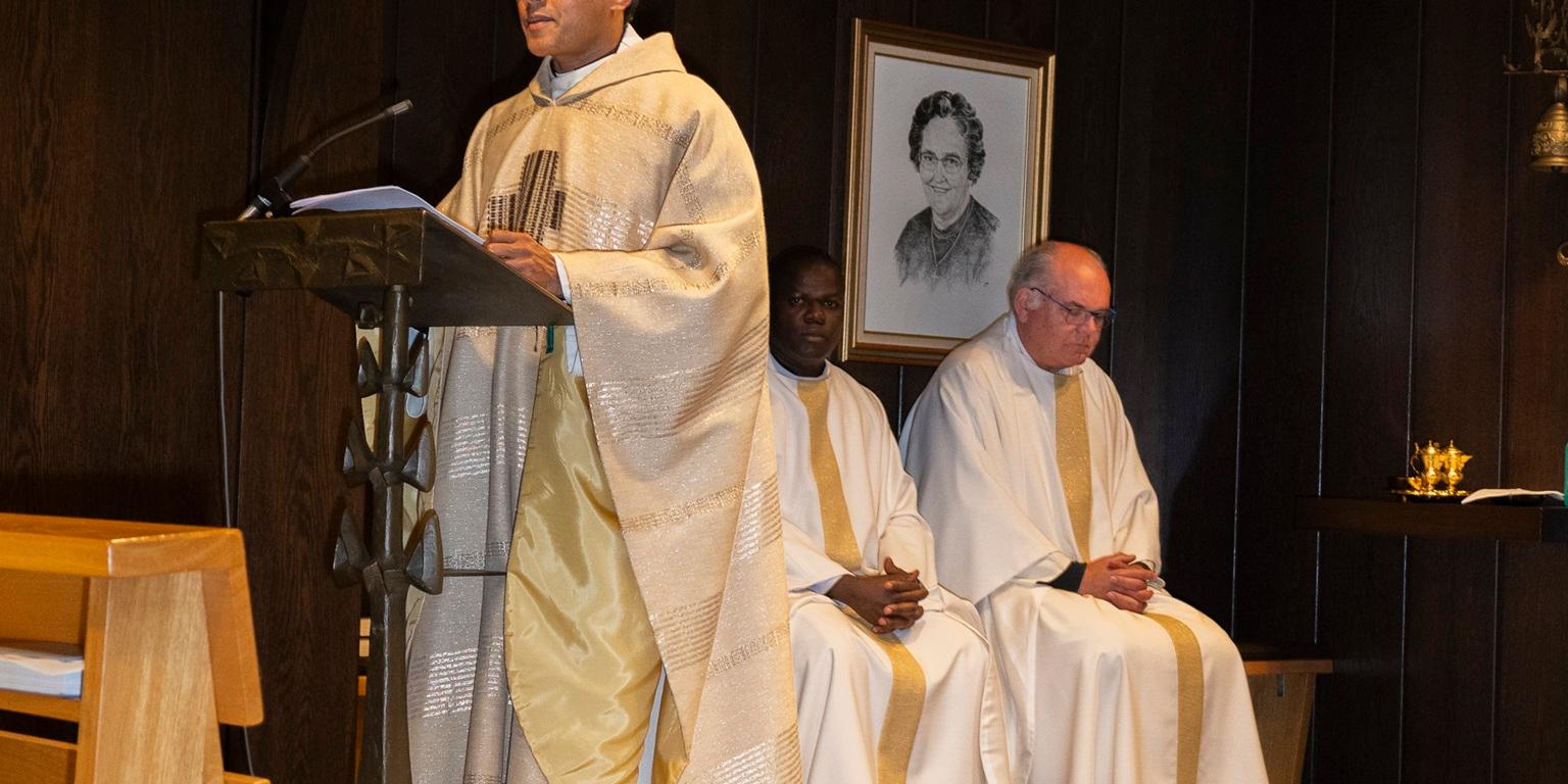 „Demut ist die innerste Stärke des Christen und das Kennzeichen der Communio in Christo“, sagte Generalsuperior Jaison Thazhathil in seiner Predigt zum 41. Gründungsgedenktag.