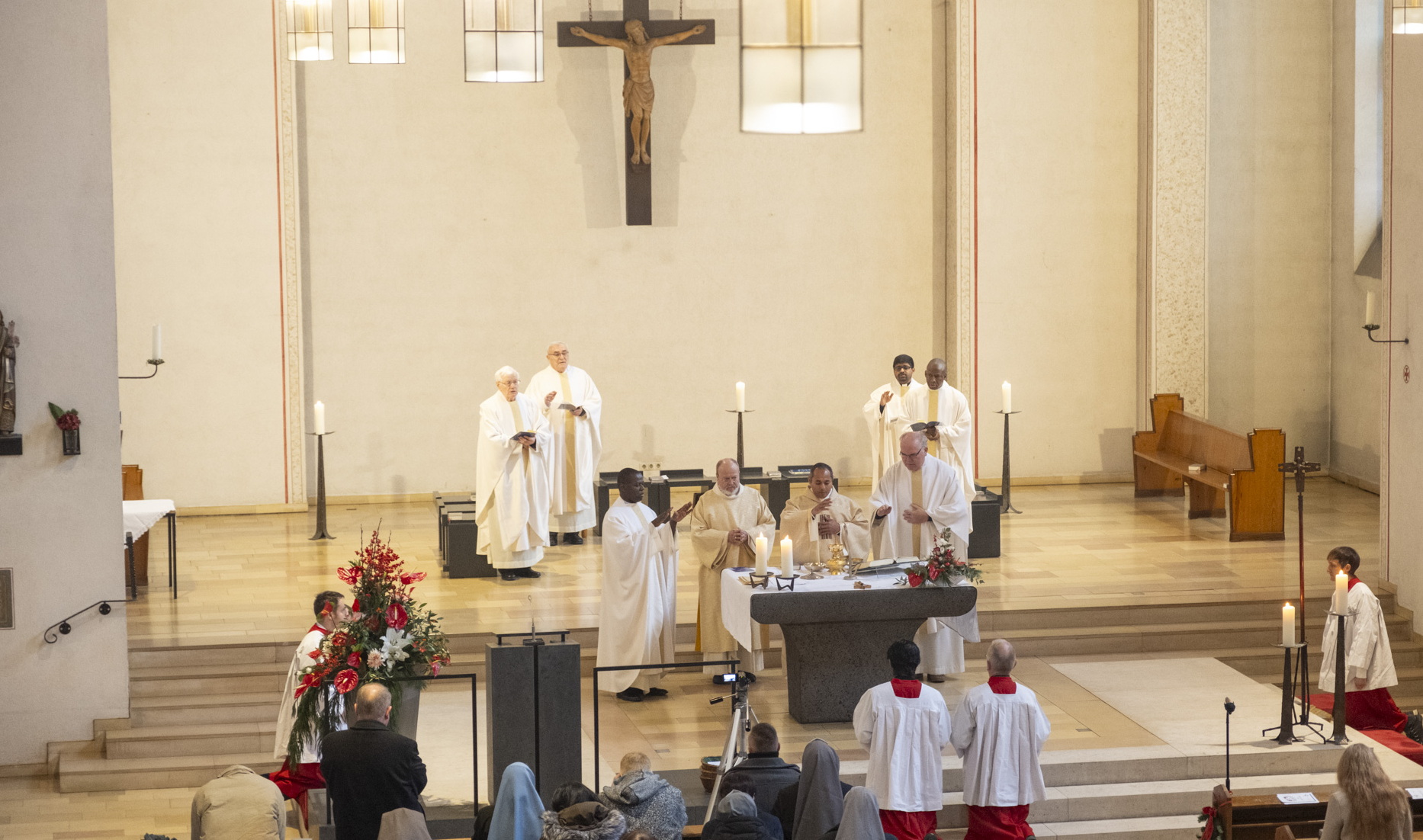 Der Mechernicher Ordo Communionis in Christo feiert seinen 40. Gründungsgedenktag am 8. Dezember in der Mechernicher „Pfarrkirche St. Johannes Baptist“, wie hier im vergangenen Jahr. (c) Foto: Ronald Larmann/pp/Agentur ProfiPress