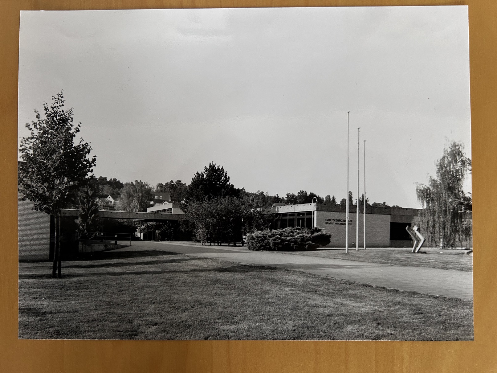 50 Jahre Schulgebäude: Das feiert die KGS Mechernich beim Schulfest am Samstag,14. Juni. (c) Foto: Chronik KGS Mechernich/pp/ProfiPress