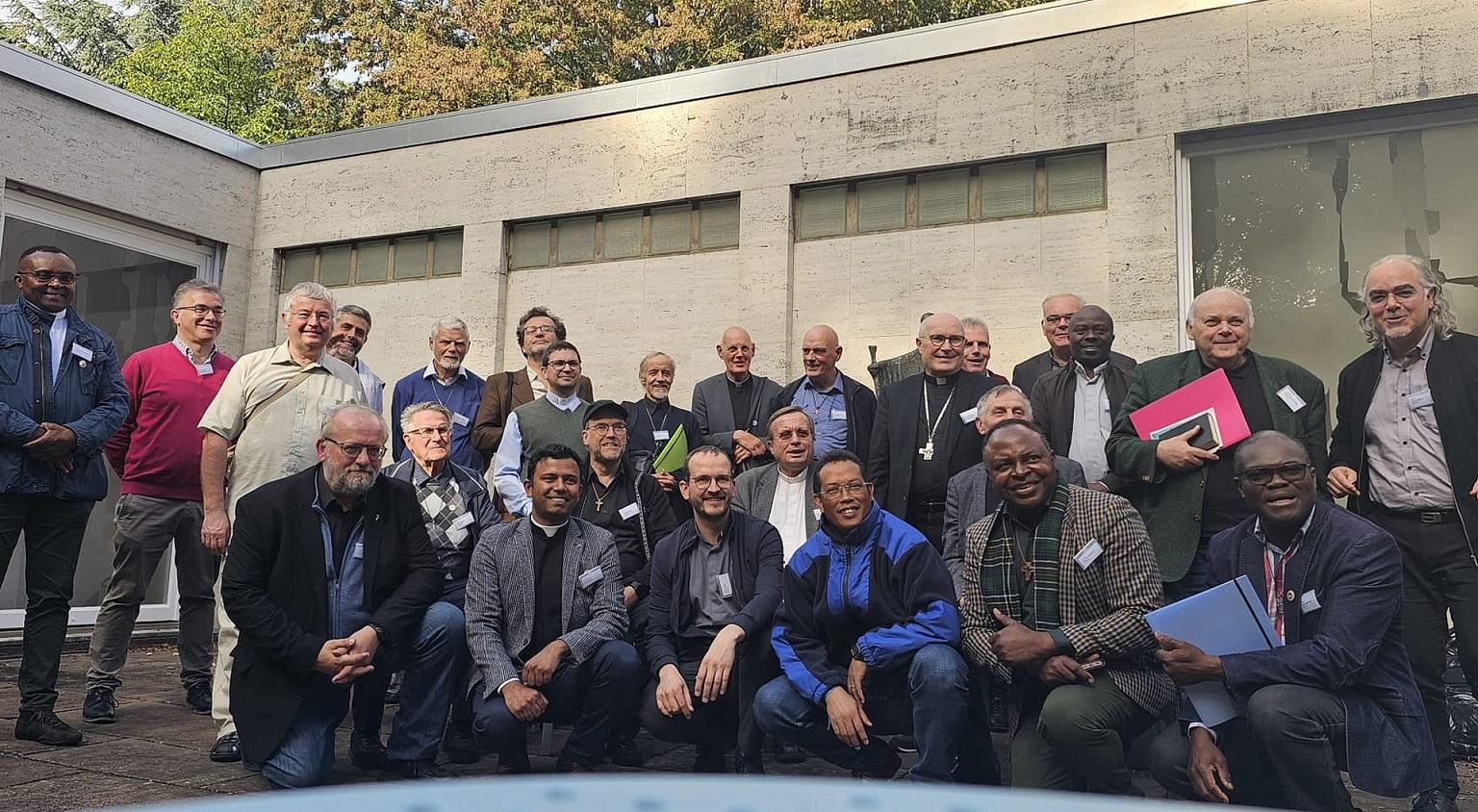31 Priester und Diakone der internationalen Kleriker-Vereinigung „EUROPAX“ aus den Euregio-Diözesen Hasselt, Lüttich, Roermond, Luxemburg und Aachen nahmen an einem Treffen im Aachener Bischof-Hemmerle-Haus teil.