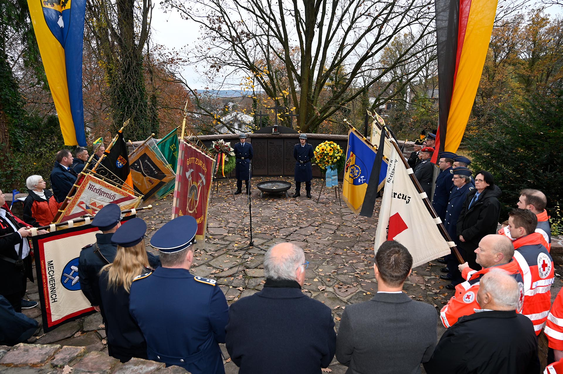 Am Volkstrauertag gedachte man in Mechernich wieder den vielen Opfern von Krieg und Gewalt. (c) Foto: Henri Grüger/pp/Agentur ProfiPress