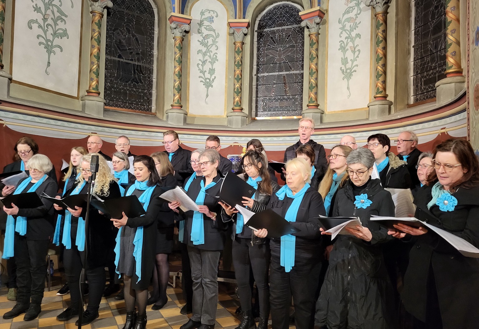 Der abendliche Gottesdienst mit Pfarrer Erik Pühringer wird vom Chor „Kakus Vokale“ unter der Leitung von Uli Schneider musikalisch begleitet. (c) Archivfoto: Manfred Lang/pp/Agentur ProfiPress