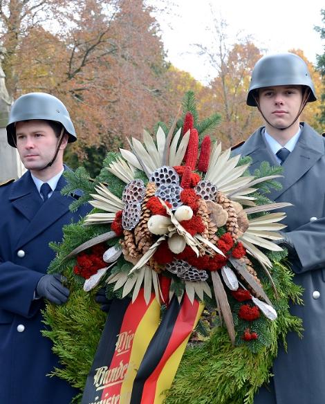 Kranzniederlegung (c) Foto: ml/pp/Agentur ProfiPress