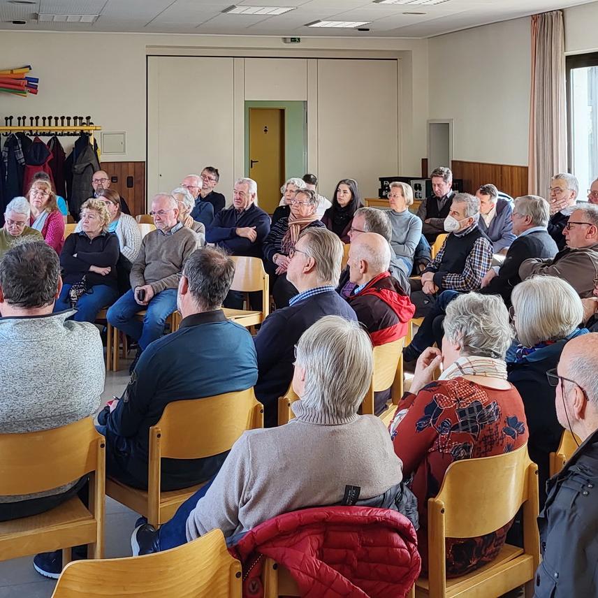 Ziemlich erfreulich war die Resonanz auf die ersten Zusammenkünfte so genannter „Orte von Kirche“, die den neuen „Pastoralen Raum St. Barbara Mechernich“ bilden. Im Spätherbst sind Wahlen zu den Kirchenvorständen und einem seelsorgerisch beratenden Rat dieses Raumes.