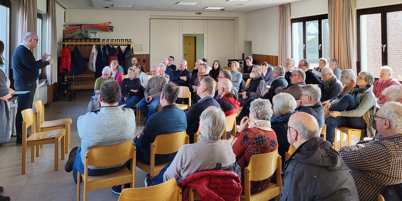Ziemlich erfreulich war die Resonanz auf die ersten Zusammenkünfte so genannter „Orte von Kirche“, die den neuen „Pastoralen Raum St. Barbara Mechernich“ bilden. Im Spätherbst sind Wahlen zu den Kirchenvorständen und einem seelsorgerisch beratenden Rat dieses Raumes.