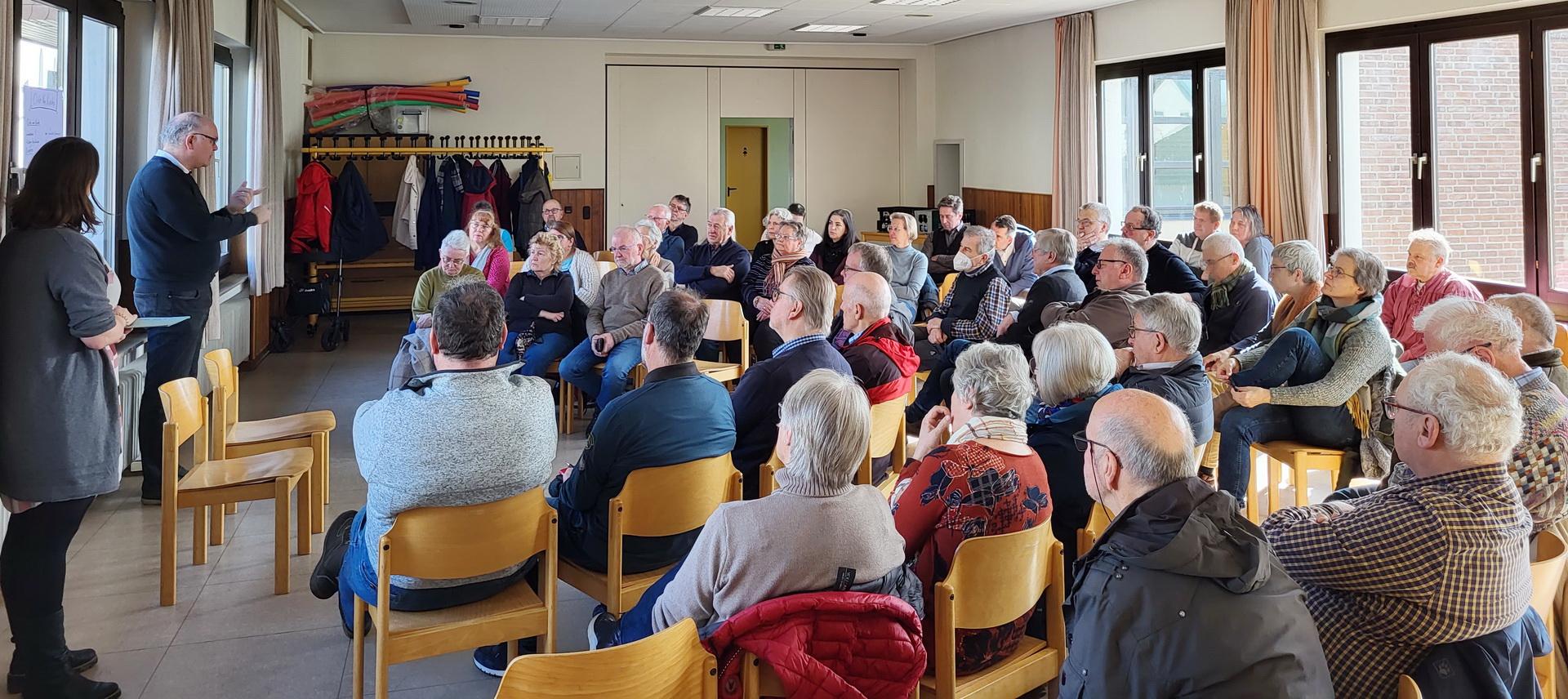 Ziemlich erfreulich war die Resonanz auf die ersten Zusammenkünfte so genannter „Orte von Kirche“, die den neuen „Pastoralen Raum St. Barbara Mechernich“ bilden. Im Spätherbst sind Wahlen zu den Kirchenvorständen und einem seelsorgerisch beratenden Rat dieses Raumes.