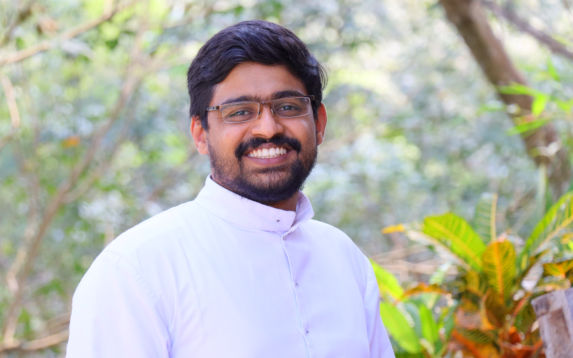 Voraussichtlich ein Jahr lang möchte der 29-jährige Pfarrer Jaimson aus dem indischen Kerala die Communio in Christo als Seelsorger unterstützen. (c) Foto: Privat/pp/Agentur ProfiPress