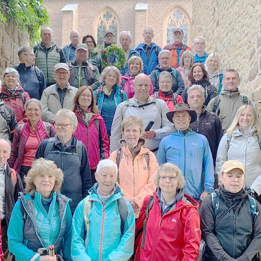 34 Fußpilger, darunter drei Debüttanten, wallfahrteten dieses Jahr mit der Sankt-Matthias-Bruderschaft Kommern zum Apostelgrab nach Trier. Die Wallfahrt stand unter dem Motto „Pilger der Hoffnung - Tut, was ich euch auftrage!“