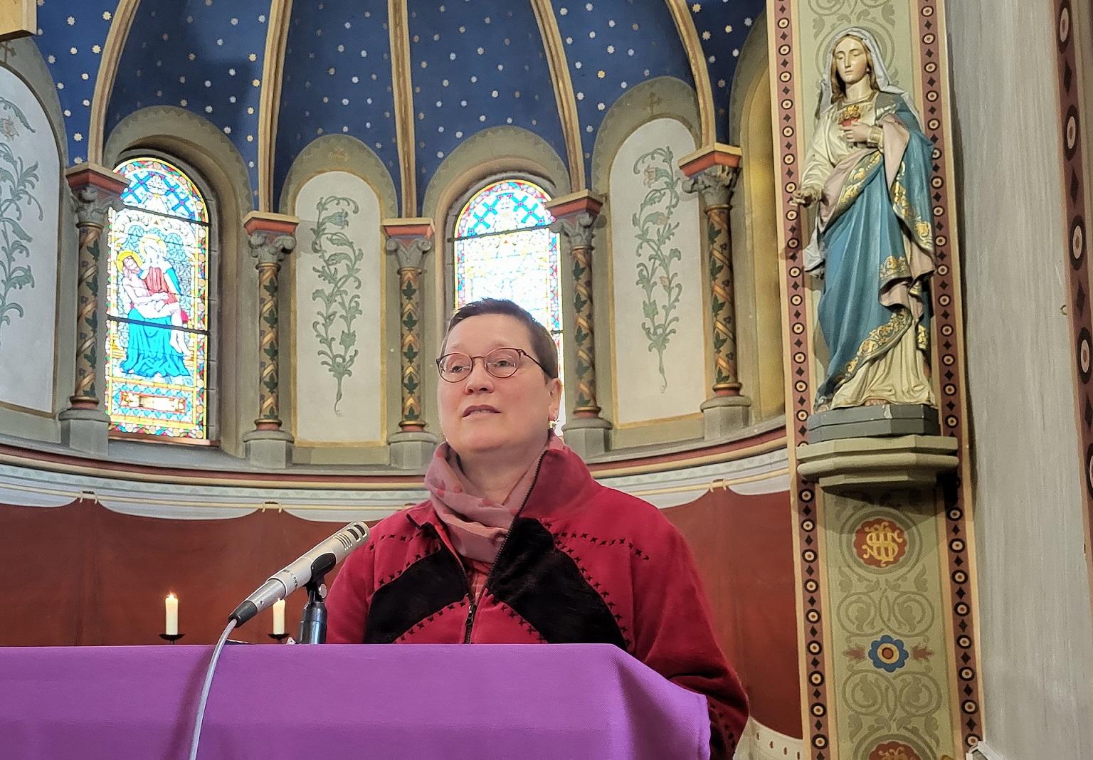 Doris Keutgen, hier bei ihrer Predigt Schmerzensfreitag 2024 in Kallmuth, wird am Sonntag, 26. Januar, um 9.15 Uhr mit einem Gottesdienst in der Pfarrkirche St. Georg verabschiedet. Sie wechselt auf einen Posten in ihrer Heimatstadt Aachen.