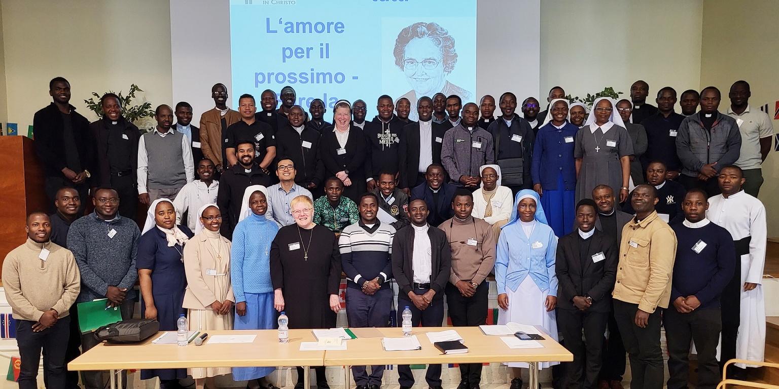 70 Teilnehmer/innen aus 24 Nationen wurden am 4. Mai beim Internationalen Communio-Treffen am Collegio Urbano in Rom registriert.