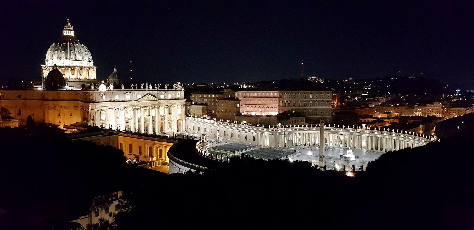 Blick auf Petersplatz und Petersdom vom Collegio Urbano in Rom. Die Pilger aus Mechernich im Heiligen Jahr nehmen im März 2025 auch an einer Papstaudienz teil.