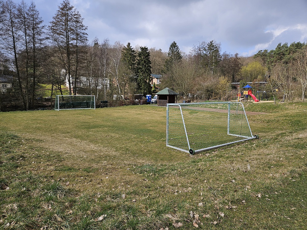 Auf dem Katzveyer Spielplatz „Im Driesch“ macht das Spielmobil der K.O.T. Jo4You im Juli viermal hintereinander Station. (c) Foto: Privat/pp/Agentur ProfiPress