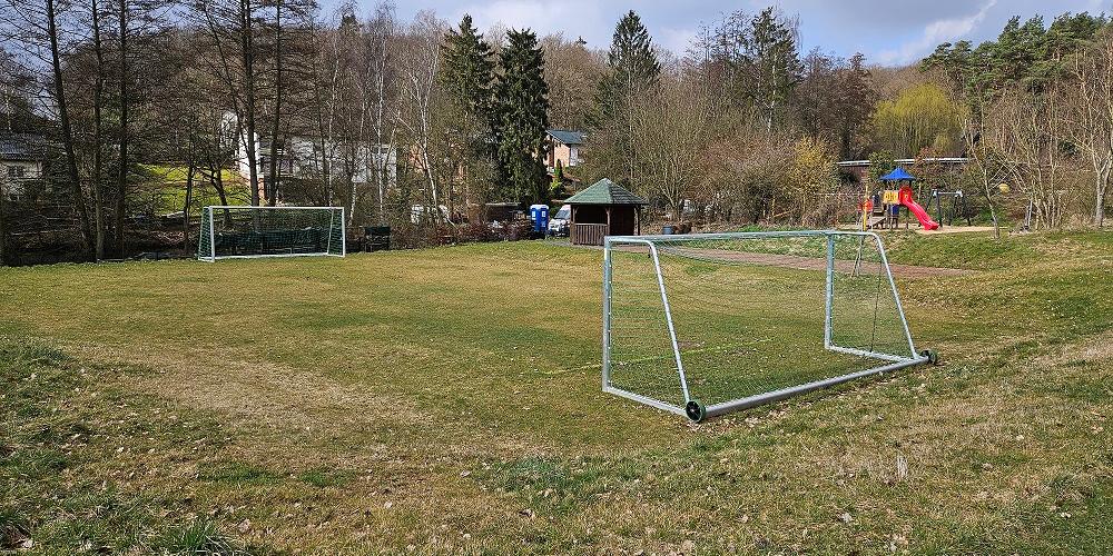Auf dem Katzveyer Spielplatz „Im Driesch“ macht das Spielmobil der K.O.T. Jo4You im Juli viermal hintereinander Station.