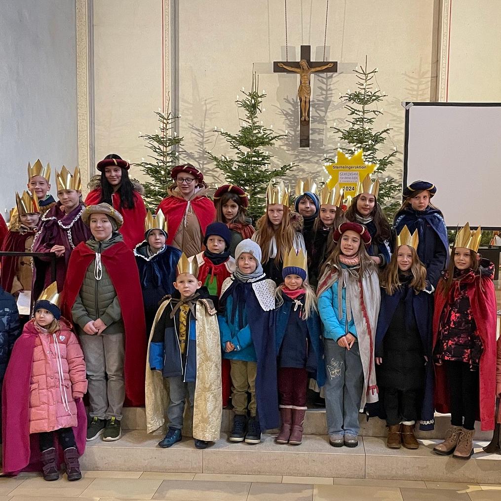 Die Mechernicher Sternsinger sind am Montag, 30. Dezember, um 15 Uhr ins Johanneshaus eingeladen, um dort den Sternsinger-Film anzuschauen, anschließend findet eine kleine Aussendungsfeier in der Pfarrkirche statt.