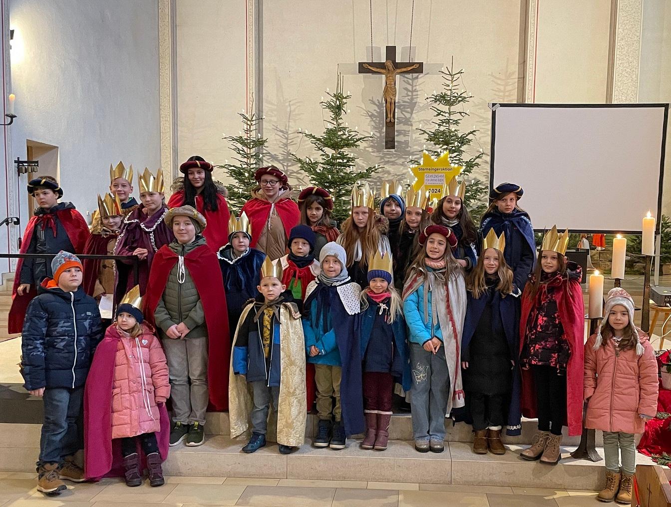 Die Mechernicher Sternsinger sind am Montag, 30. Dezember, um 15 Uhr ins Johanneshaus eingeladen, um dort den Sternsinger-Film anzuschauen, anschließend findet eine kleine Aussendungsfeier in der Pfarrkirche statt.