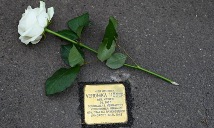 Stolperstein Veronika Höger (c) Foto: Manfred Lang/pp/Agentur ProfiPress