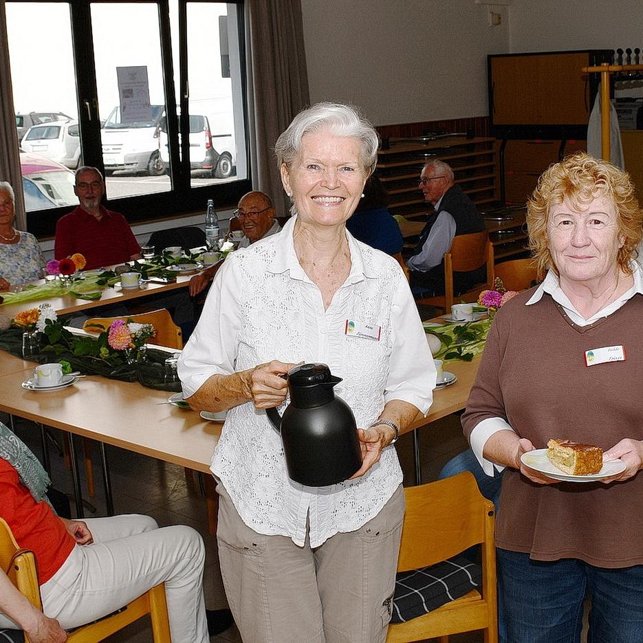 Dieses Archivfoto entstand bei einem der Mechernicher „Trauerräume“-Cafés im vorvergangenen Jahr. Von links im Vordergrund Anne Zimmermann, Isolde Frings und Gerd Schramm.