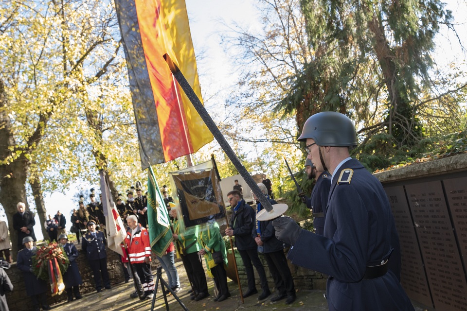 Soldaten der Bundeswehr übernahmen die Ehrenwache. (c) Foto: Ronald Larmann/pp/Agentur ProfiPress