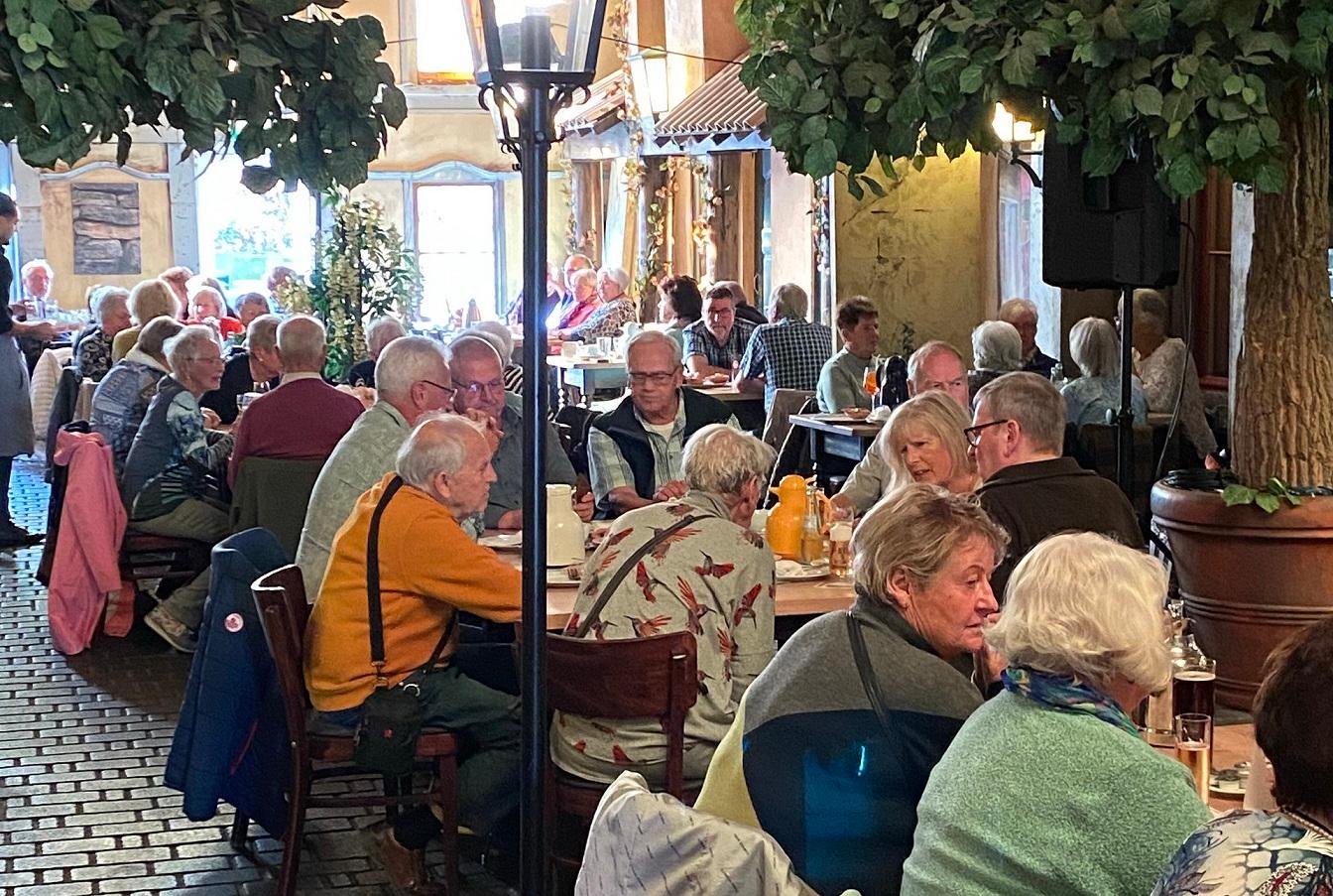 Über 65 Jahre alte Kernstadt-Mechernicher waren vergangenen Samstag zum Seniorentag ins Restaurant „Magu“ eingeladen, 115 kamen der Einladung des von Marcel Hembach geführten Vereinskartells nach.