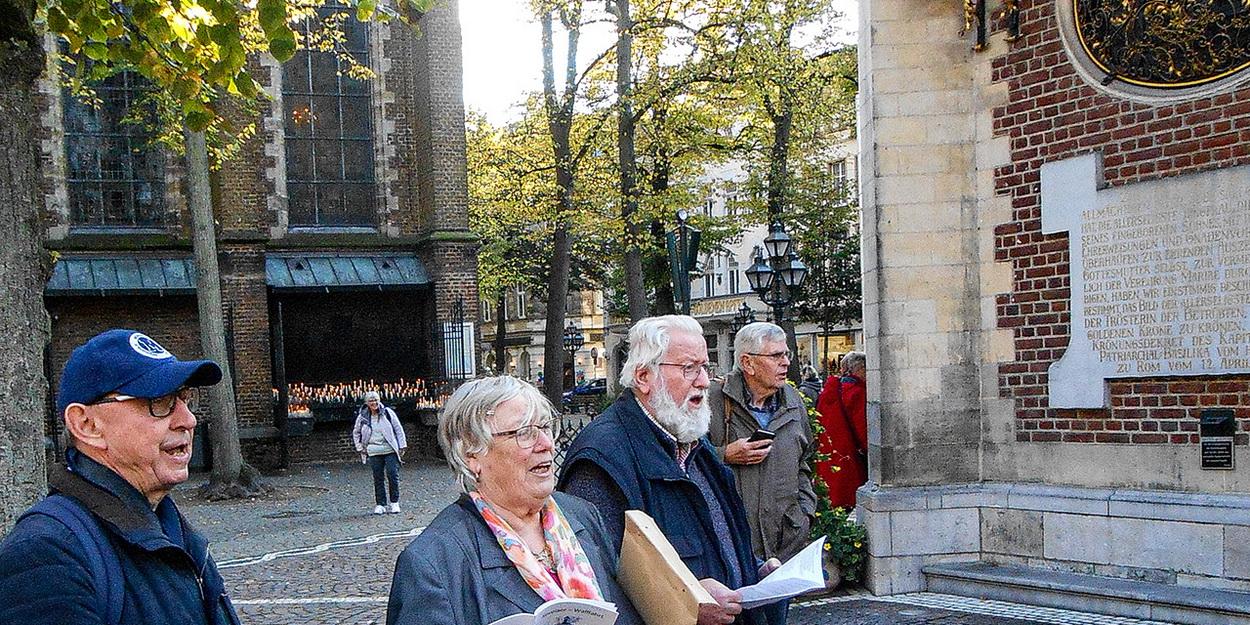 Vor der Gnadenkapelle in Kevelaer.