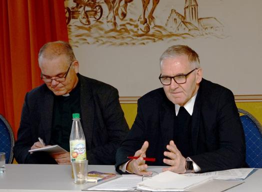 Weihbischof Bündgens und Pfarrer Pühringer (c) Foto: Manfred Lang/pp/Agentur ProfiPress