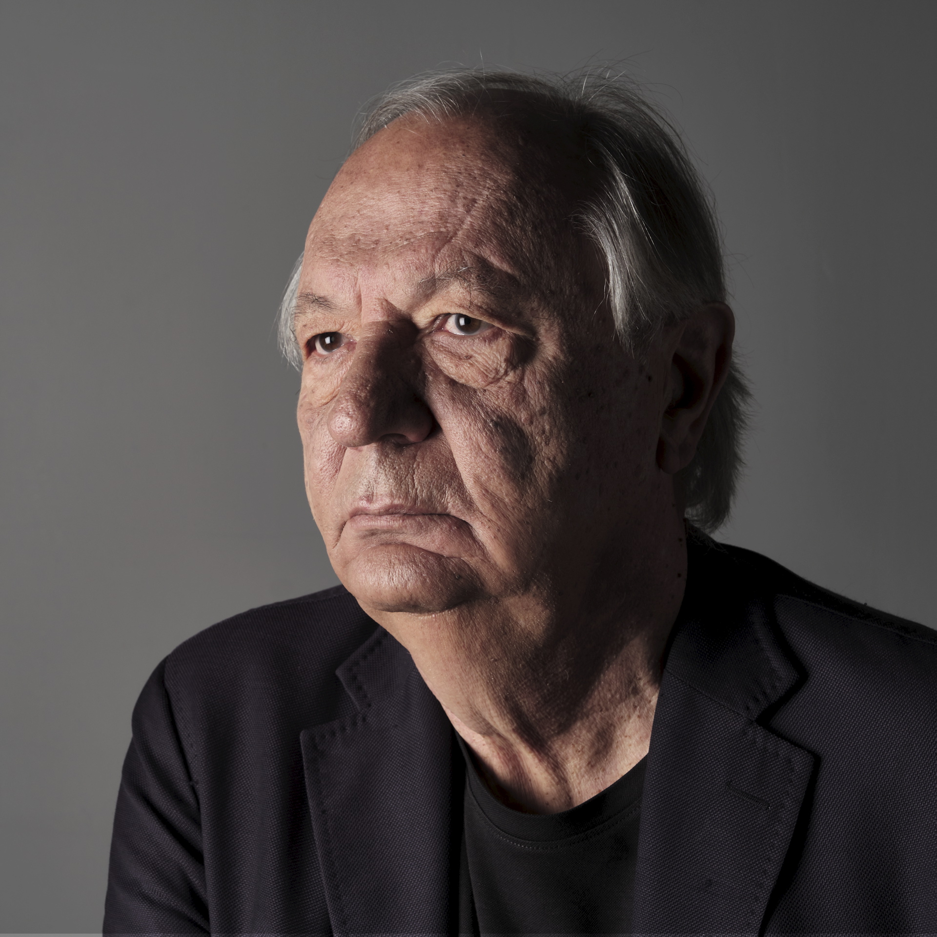 Mit seinem neuen Programm „Herr Schmickler bitte!“ tritt der Kabarettist Wilfried Schmickler am Mittwoch, 20. Mai, um 20 Uhr in der Aula des Gymnasiums Am Turmhof in Mechernich auf. (c) Foto: Ilona Klimek/pp/Agentur ProfiPress