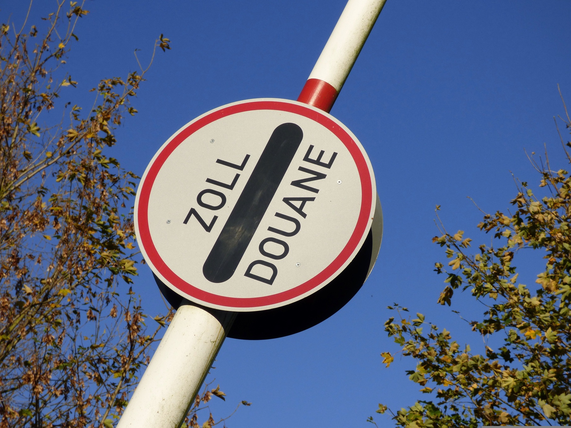 Zoll_Bild von Yvonne Huijbens auf Pixabay (c) Bild von Yvonne Huijbens auf Pixabay