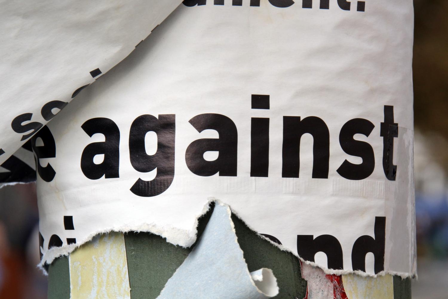 gegen_against_by_peter_weidemann_pfarrbriefservice