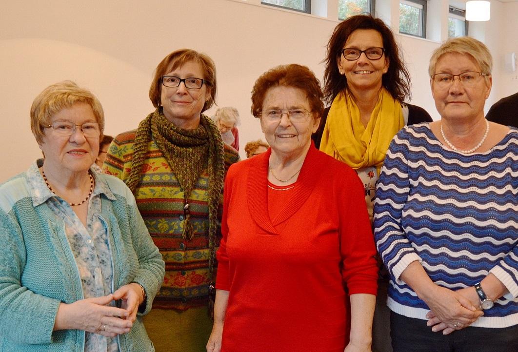 Das wie sich jetzt mangels Nachfolgerinnen zeigte letzte Leitungsteam der katholischen Frauengemeinschaft Kommern mit (v.l.) Elisabeth Fischer, Maria Schreiner, Margot Oberauner, Sandra Kratz und Irmgard Jeske.